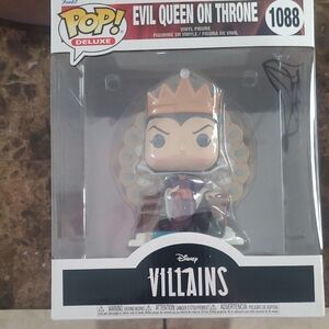 Funko Pop Deluxe. Evil Queen on Throne.